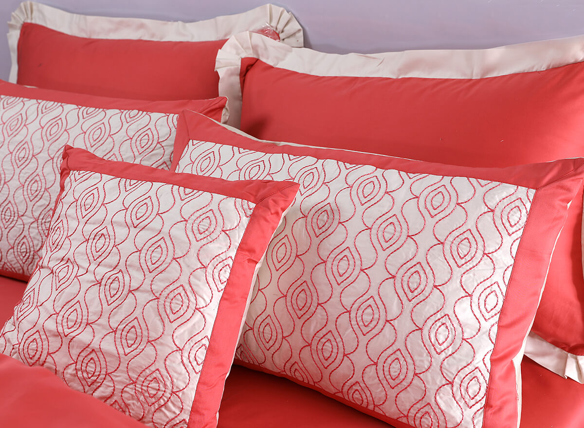 PINK EMBROIDERED  BED SET COTTON SATIN 8PCS-QUEEN TC-400 WITH 2 FREE FILLED PILLOWS